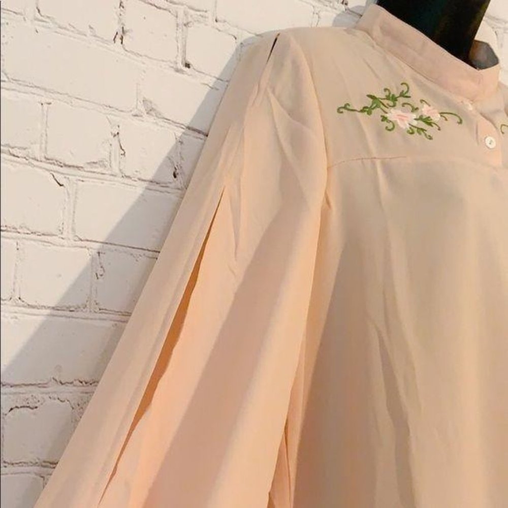 Chloah Flower Embroidered Flowy Boho Cream Blouse - Picture 4 of 4